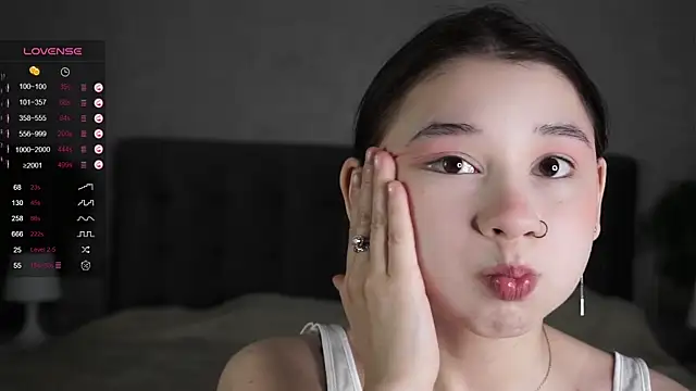 AislyEmbury online show from March 12, 7:28 pm