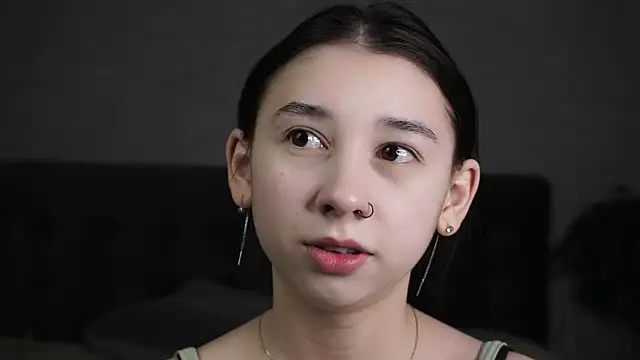 AislyEmbury online show from March 15, 8:43 pm