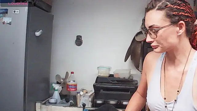 Snapshot of hornyhippies0080 chatting on March 3, 2:01 pm hornyhippies0080 online show from March 3, 2:01 pm