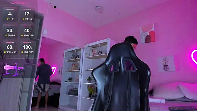 Ian Castillo  online show from September 11, 11:21 am