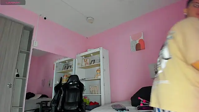 Ian Castillo  online show from September 12, 11:10 am