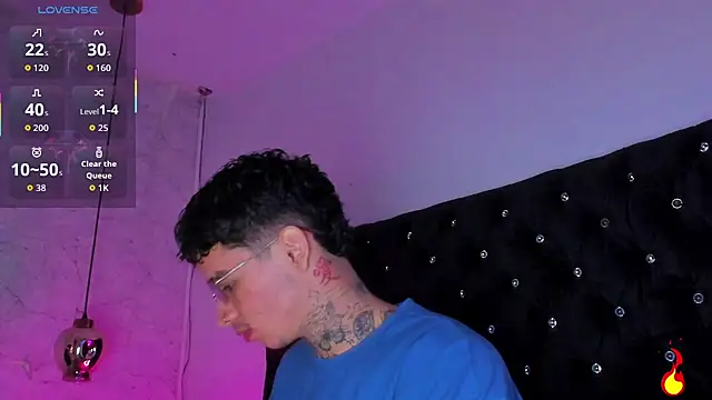 Ian Castillo  online show from October 3, 11:18 am