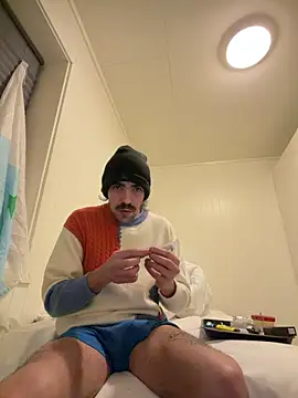 wolfwhite95 online show from March 3, 12:17 am