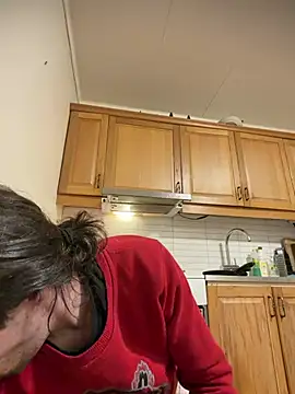 wolfwhite95 online show from April 17, 10:46 pm