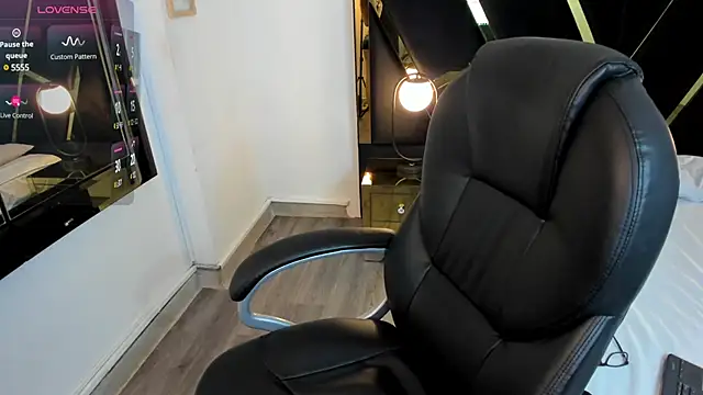 Snapshot of ninfomaria_ chatting on December 23, 10:33 pm ninfomaria online show from December 23, 10:33 pm