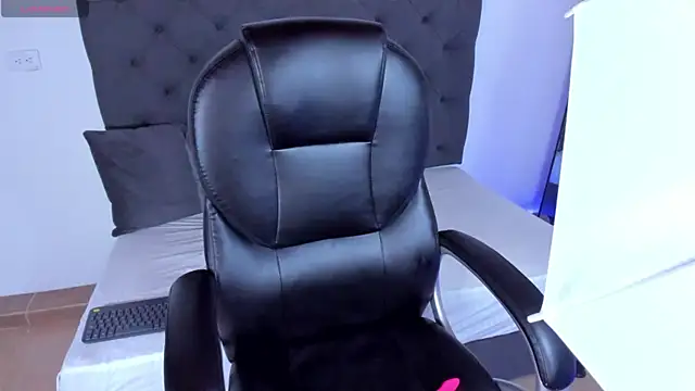 ninfomaria  online show from March 6, 5:42 pm