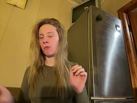 Snapshot of saint_cat25 chatting on January 11, 6:01 pm saint cat25 online show from January 11, 6:01 pm