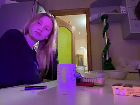 Snapshot of saint_cat25 chatting on February 4, 2:32 pm saint cat25 online show from February 4, 2:32 pm