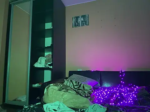 Snapshot of saint_cat25 chatting on March 2, 5:25 pm saint cat25 online show from March 2, 5:25 pm