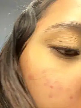 Snapshot of MollySanders___ chatting on January 4, 12:27 am MollySanders online show from January 4, 12:27 am