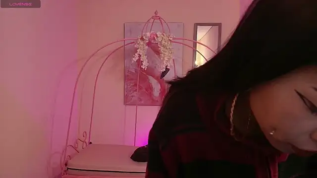 Violetta Suky online show from March 22, 1:30 pm