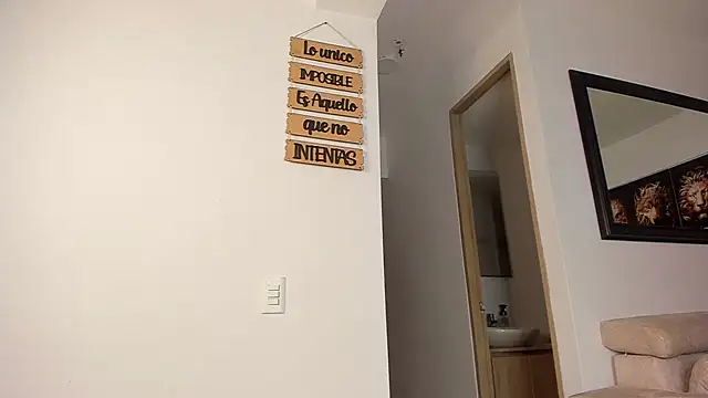 Snapshot of smit_hot_sr chatting on December 19, 3:18 am smit hot sr online show from December 19, 3:18 am