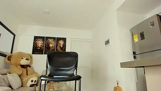 Snapshot of smit_hot_sr chatting on February 2, 4:59 am smit hot sr online show from February 2, 4:59 am