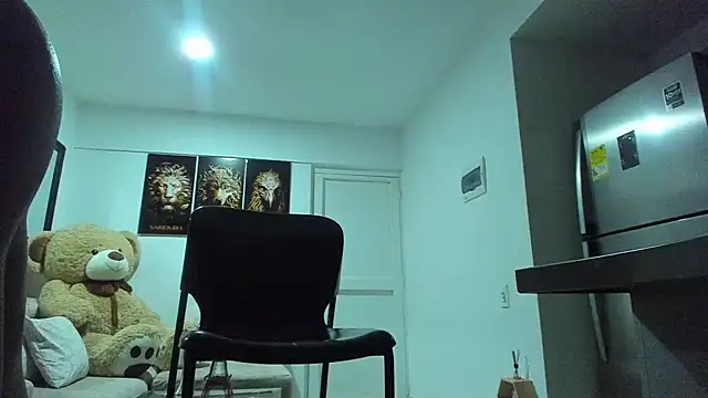 Snapshot of smit_hot_sr chatting on February 2, 11:42 pm smit hot sr online show from February 2, 11:42 pm