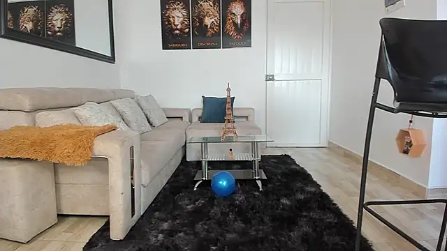 Snapshot of smit_hot_sr chatting on March 3, 7:39 pm smit hot sr online show from March 3, 7:39 pm