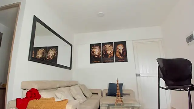 Snapshot of smit_hot_sr chatting on March 5, 7:38 pm smit hot sr online show from March 5, 7:38 pm