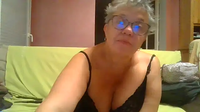 Snapshot of Vandeae44 chatting on September 19, 8:09 pm Vandeae44 online show from September 19, 8:09 pm