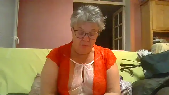 Snapshot of Vandeae44 chatting on September 26, 7:51 pm Vandeae44 online show from September 26, 7:51 pm