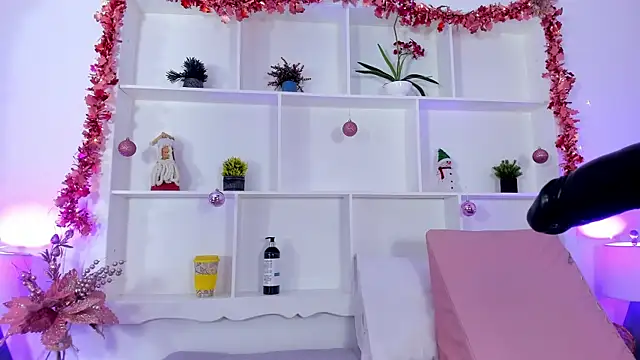 Jenifer Diaz online show from January 6, 4:44 pm