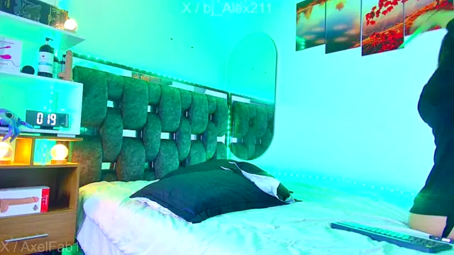 Alex and Fabian online show from November 7, 9:04 pm