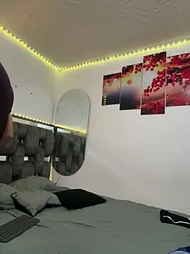 Alex and Fabian online show from February 25, 5:39 am