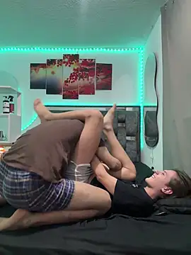 Alex and Fabian online show from April 19, 3:06 am