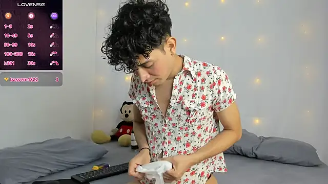 Benjamin Buster online show from December 12, 9:15 pm