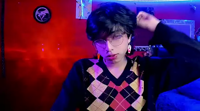 AnggelONfiree online show from December 6, 7:10 am