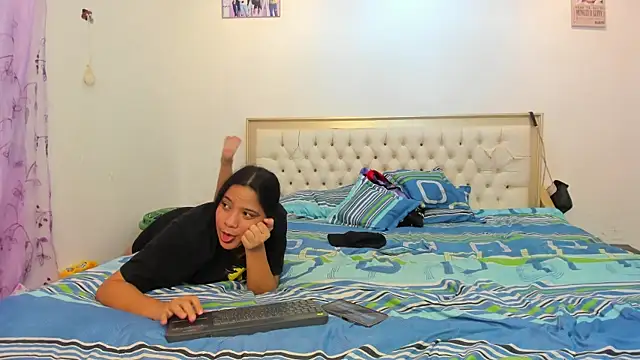 fenixonfire  online show from February 11, 9:35 pm