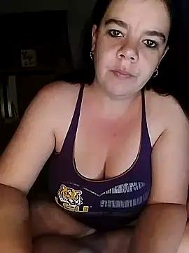 Hornyparratjie online show from March 14, 11:00 pm