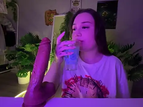 DaisyBooom online show from December 22, 8:17 pm