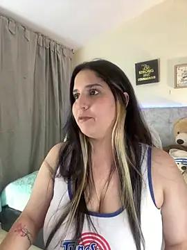 valentina jonnes1 online show from December 12, 6:14 am