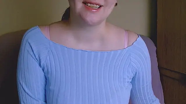 Snapshot of ChubbyMaia chatting on March 16, 8:32 am ChubbyMaia online show from March 16, 8:32 am
