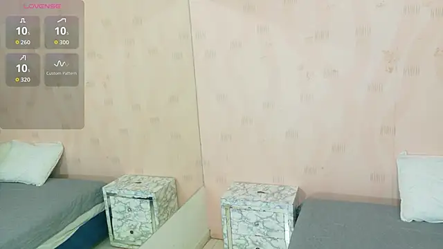 littleebonymommy online show from November 4, 2:54 am