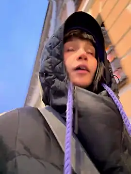 Snapshot of bigbabykiki chatting on December 2, 6:09 am bigbabykiki online show from December 2, 6:09 am