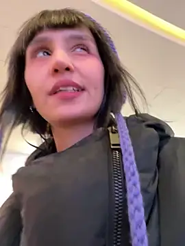 Snapshot of bigbabykiki chatting on December 3, 9:33 am bigbabykiki online show from December 3, 9:33 am