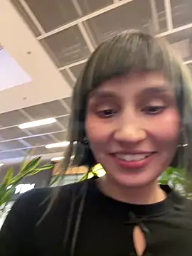 Snapshot of bigbabykiki chatting on December 7, 12:24 pm bigbabykiki online show from December 7, 12:24 pm