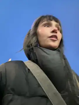 Snapshot of bigbabykiki chatting on December 10, 6:11 am bigbabykiki online show from December 10, 6:11 am