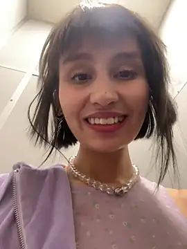 Snapshot of bigbabykiki chatting on December 27, 10:12 am bigbabykiki online show from December 27, 10:12 am