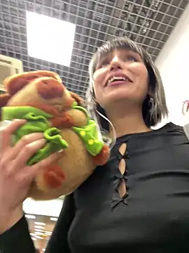 Snapshot of bigbabykiki chatting on January 19, 1:55 pm bigbabykiki online show from January 19, 1:55 pm