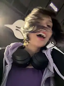 Snapshot of bigbabykiki chatting on February 13, 6:30 am bigbabykiki online show from February 13, 6:30 am