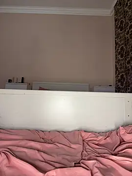 Snapshot of bigbabykiki chatting on February 23, 4:24 pm bigbabykiki online show from February 23, 4:24 pm