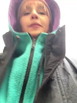 Snapshot of bigbabykiki chatting on March 21, 8:50 am bigbabykiki online show from March 21, 8:50 am