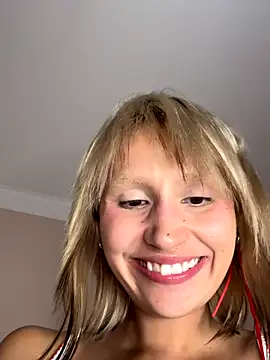 Snapshot of bigbabykiki chatting on September 14, 3:44 pm bigbabykiki online show from September 14, 3:44 pm