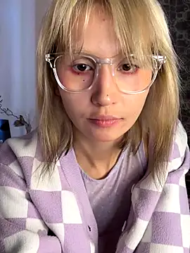 Snapshot of bigbabykiki chatting on September 26, 7:23 am bigbabykiki online show from September 26, 7:23 am