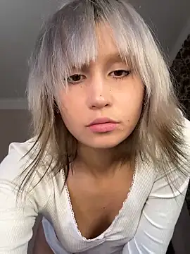 Snapshot of bigbabykiki chatting on October 25, 4:35 pm bigbabykiki online show from October 25, 4:35 pm