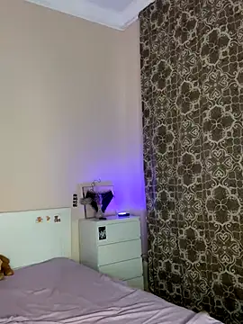 Snapshot of bigbabykiki chatting on November 8, 3:23 pm bigbabykiki online show from November 8, 3:23 pm