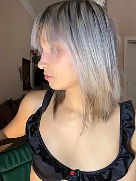 Snapshot of bigbabykiki chatting on November 23, 3:23 pm bigbabykiki online show from November 23, 3:23 pm