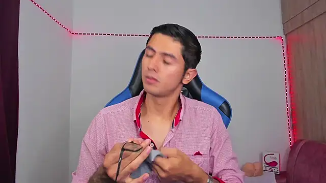 Snapshot of Ethan_Sai___ chatting on December 4, 1:14 am Ethan Sai    online show from December 4, 1:14 am