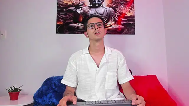 Snapshot of Ethan_Sai___ chatting on February 14, 11:31 pm Ethan Sai    online show from February 14, 11:31 pm